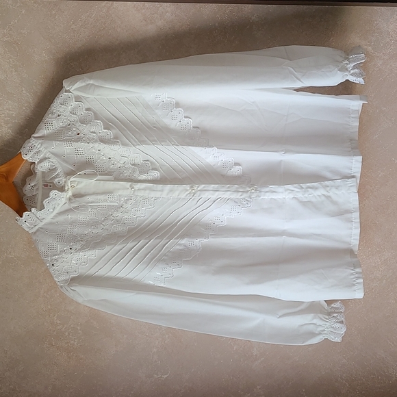 Vintage Button down lace blouse - Picture 5 of 13